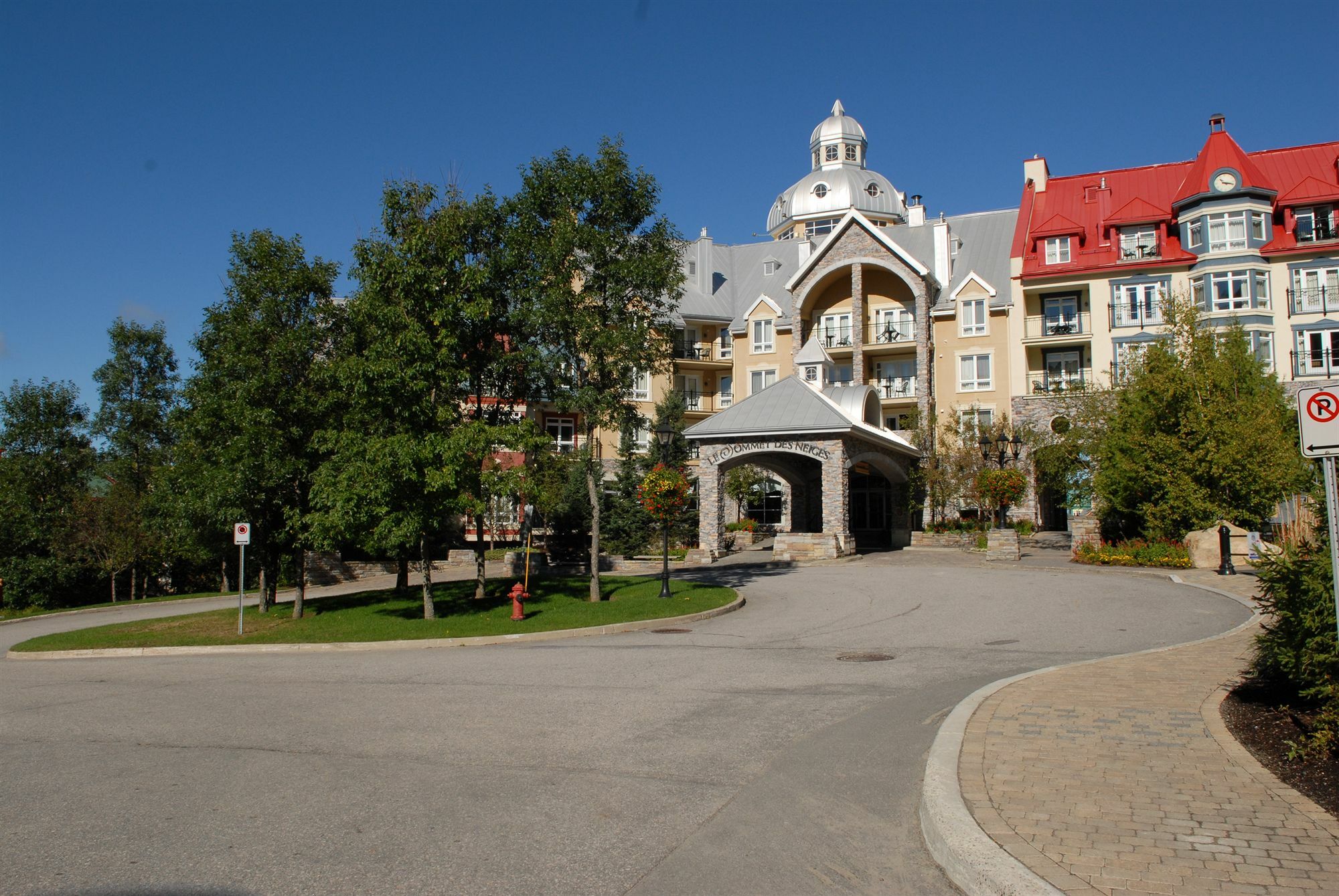 Sommet Des Neiges Hotell Mont-Tremblant Exteriör bild